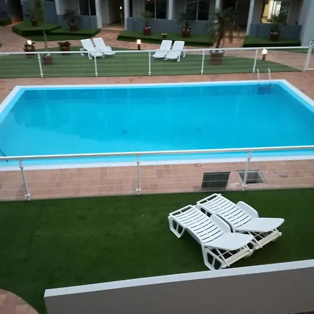 Sun Avenida Juan Carlos I * קורלחו